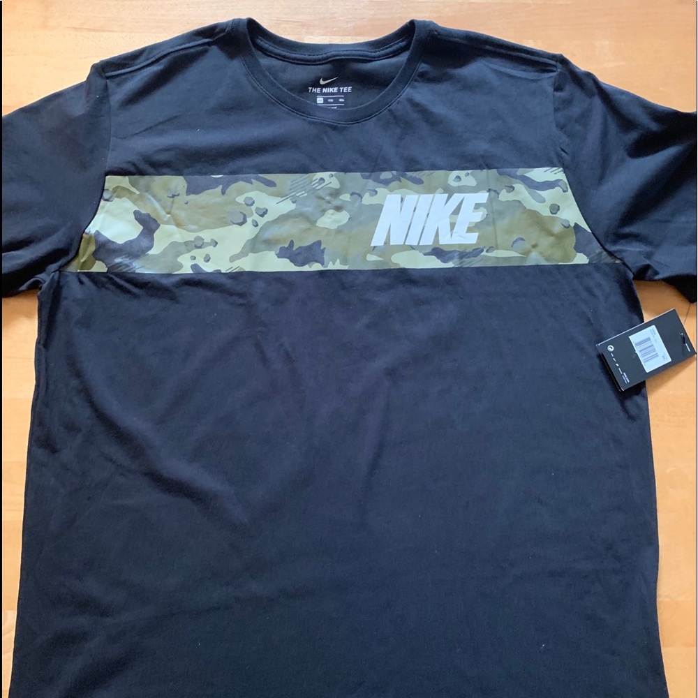 NWT Men’s Nike T-Shirt